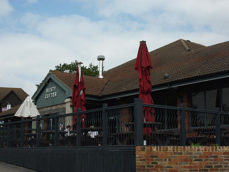 Pub. (Pub, External, Key). Published on 16-08-2021