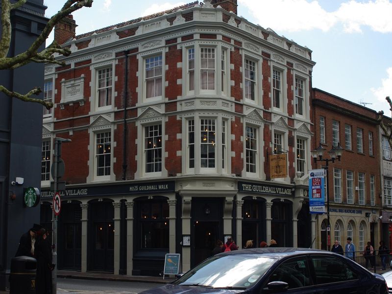 Pub. (Pub, External, Key). Published on 27-04-2019