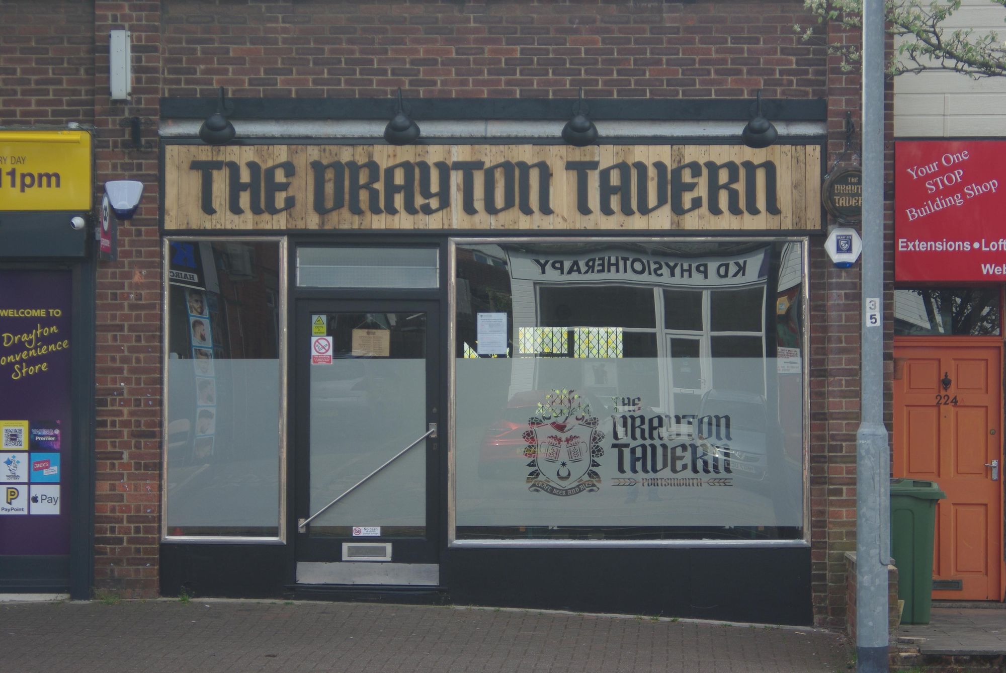 The Drayton Tavern. (Pub, External, Key). Published on 17-04-2025
