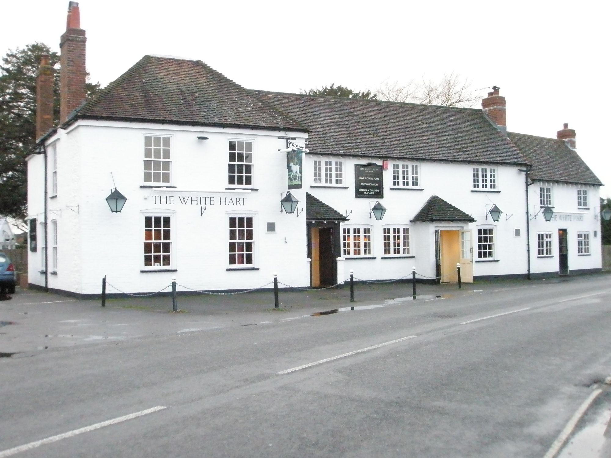 The White Hart. (Pub). Published on 11-10-2013
