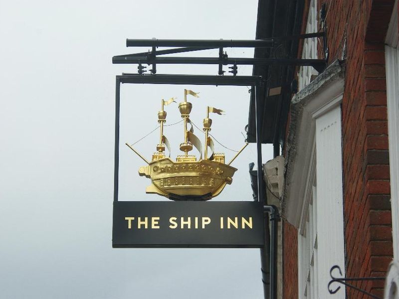 Pub Sign. (External, Sign). Published on 11-10-2024