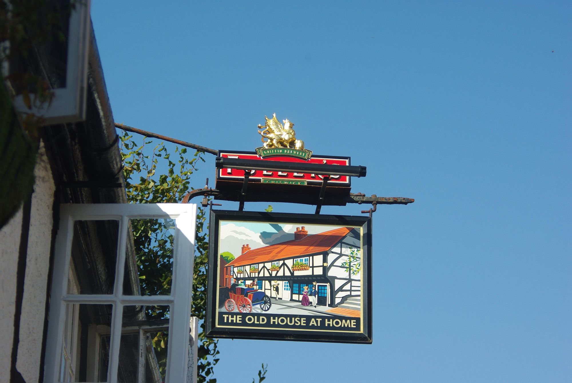 Pub sign. (External, Sign). Published on 19-09-2024