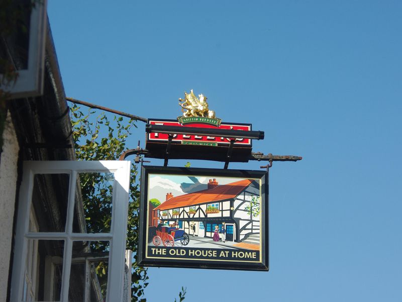 Pub sign. (External, Sign). Published on 19-09-2024 