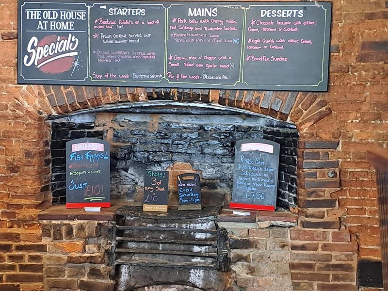 Old bakery oven. (Pub, Bar). Published on 19-09-2024