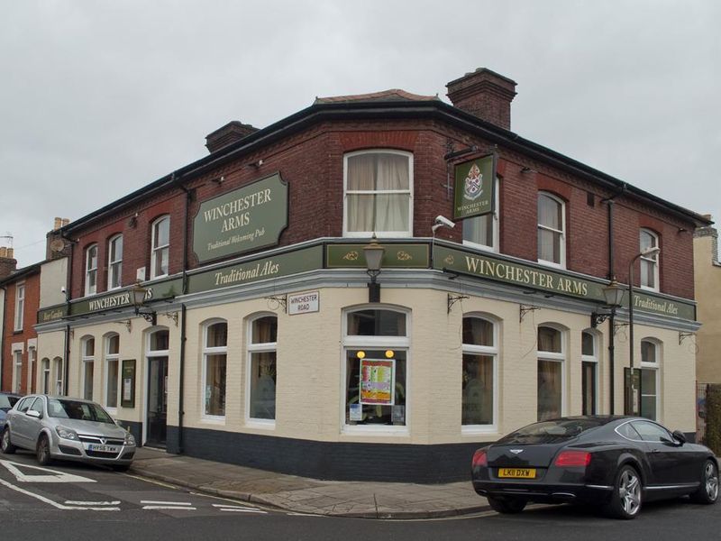 Pub. (Pub). Published on 31-08-2017