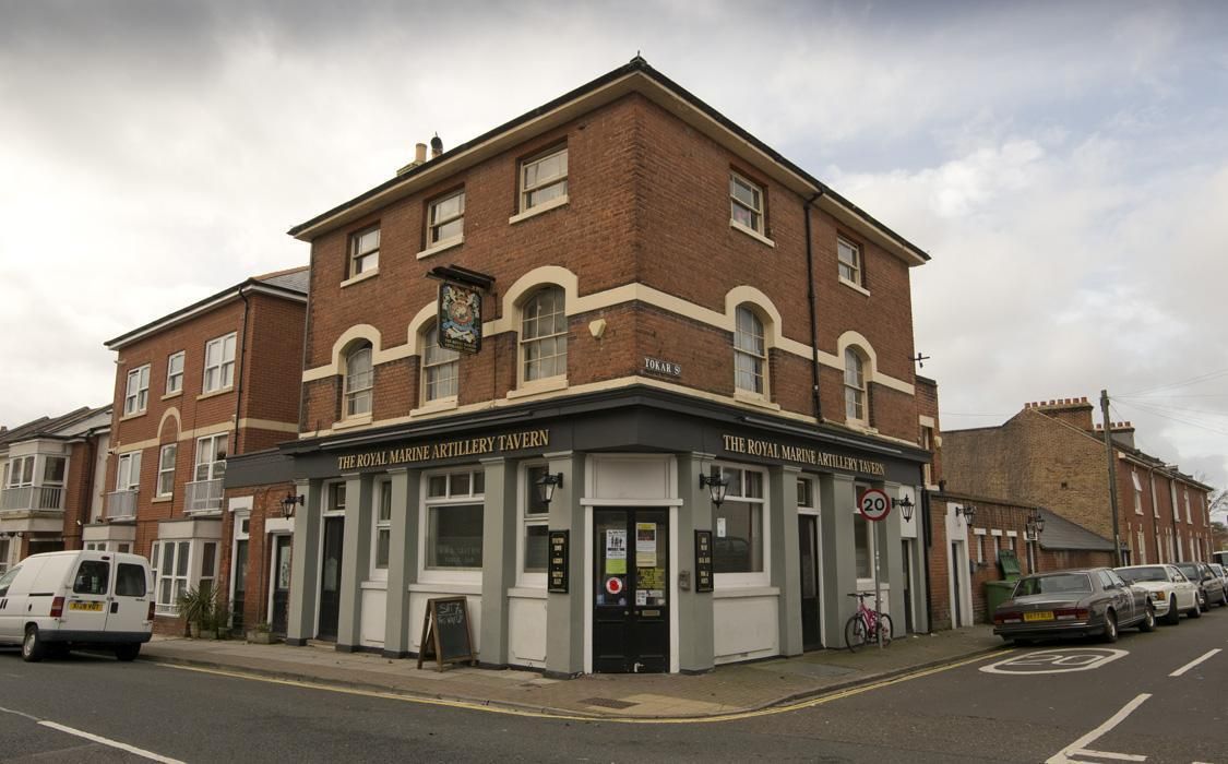 Pub. (Pub). Published on 31-08-2017