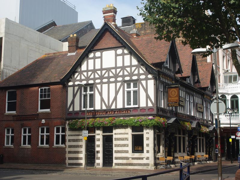 The White Swan. (Pub). Published on 28-09-2014
