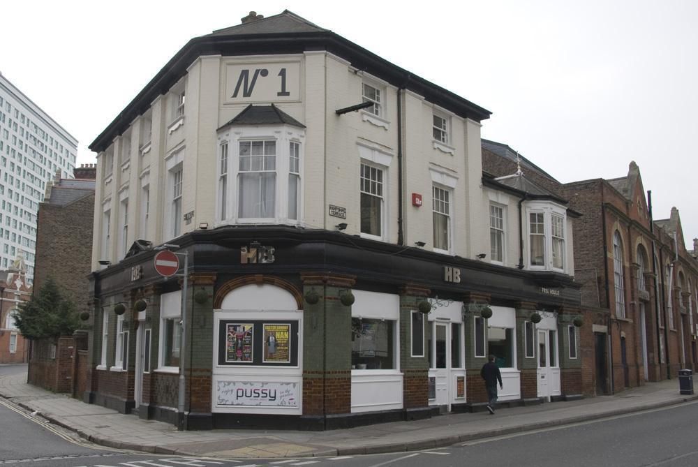 Pub. (Pub). Published on 30-08-2017