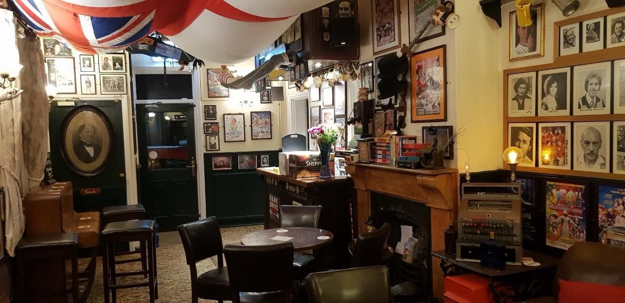 Lounge Bar. (Pub, Bar). Published on 30-09-2020