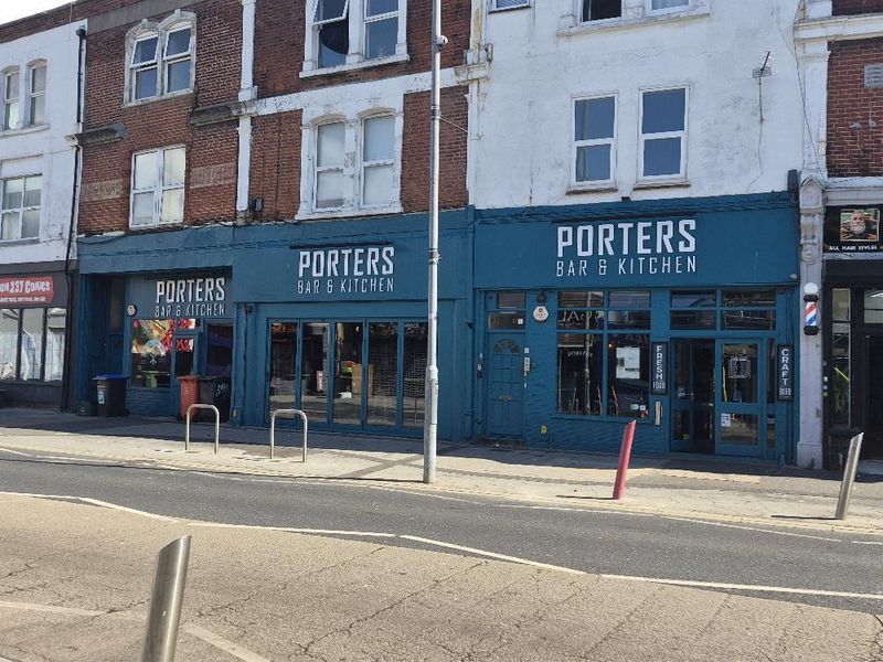 Porters. (Pub, External, Key). Published on 06-08-2026