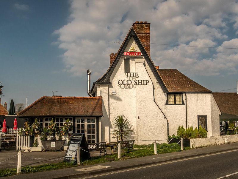The Old Ship. (Pub). Published on 11-04-2015