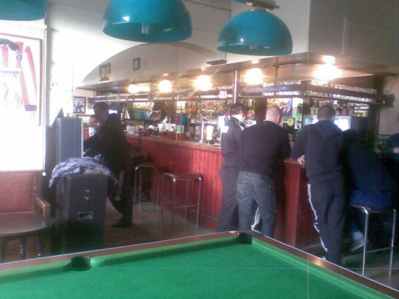(Bar, Customers). Published on 21-05-2012