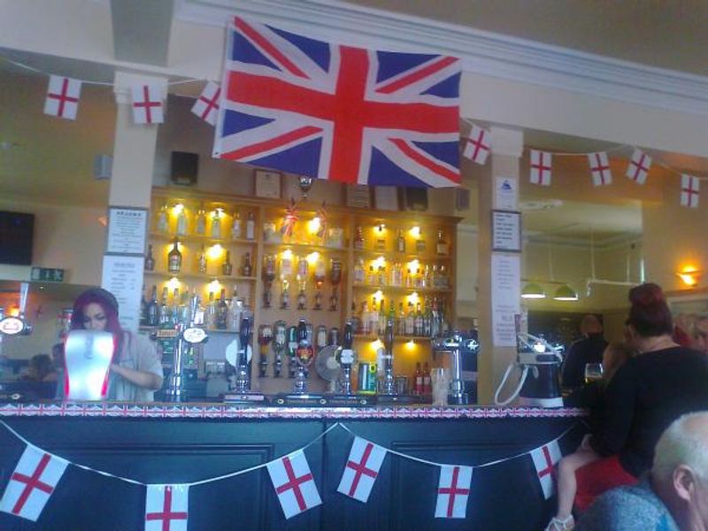 (Bar). Published on 05-06-2012