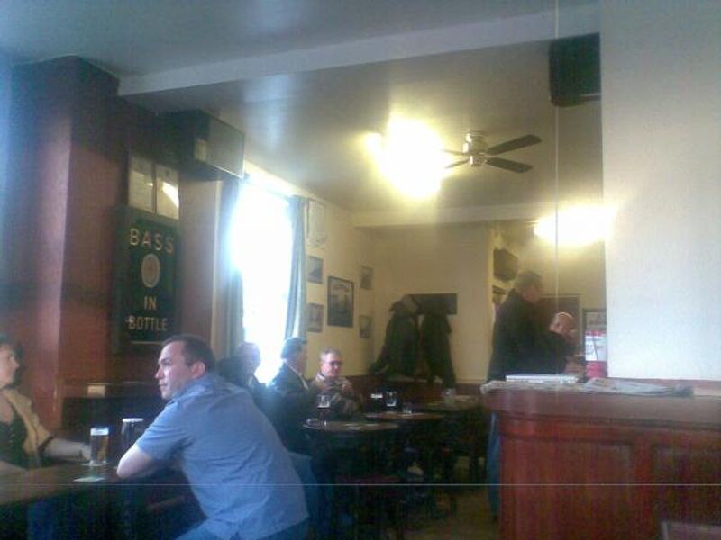 (Bar, Customers). Published on 21-05-2012 