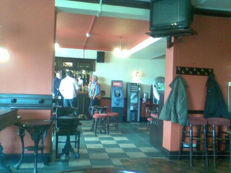 (Bar, Customers). Published on 21-05-2012 