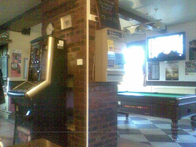 (Bar). Published on 11-06-2012 