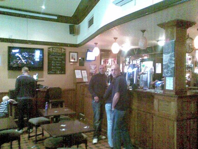 (Bar). Published on 27-05-2012