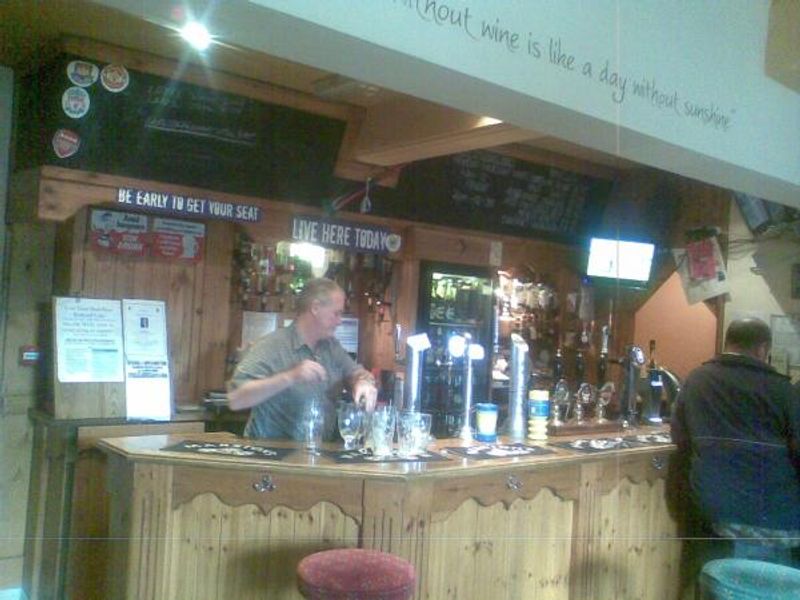 (Bar). Published on 10-06-2012 