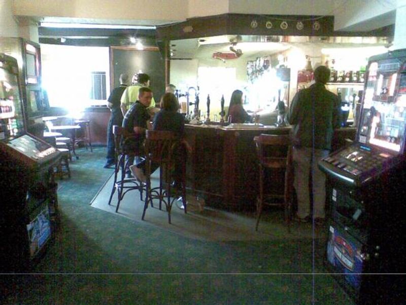 (Bar, Customers). Published on 10-06-2012 