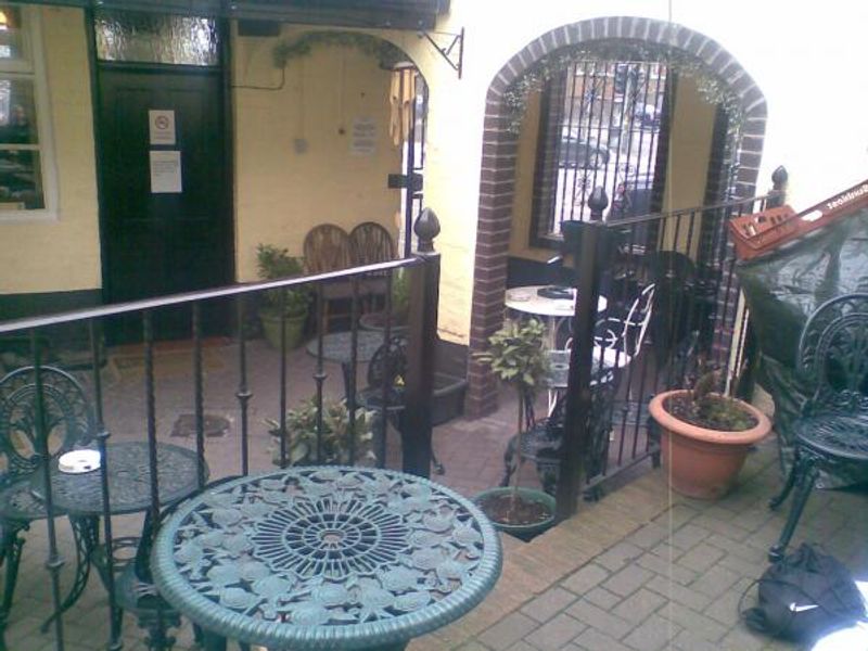 (Garden). Published on 06-06-2012 