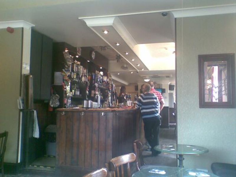 (Bar, Customers). Published on 14-06-2012 