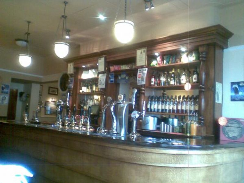 (Bar). Published on 06-06-2012 