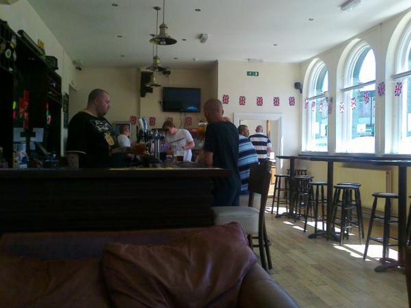 (Bar). Published on 28-05-2012 