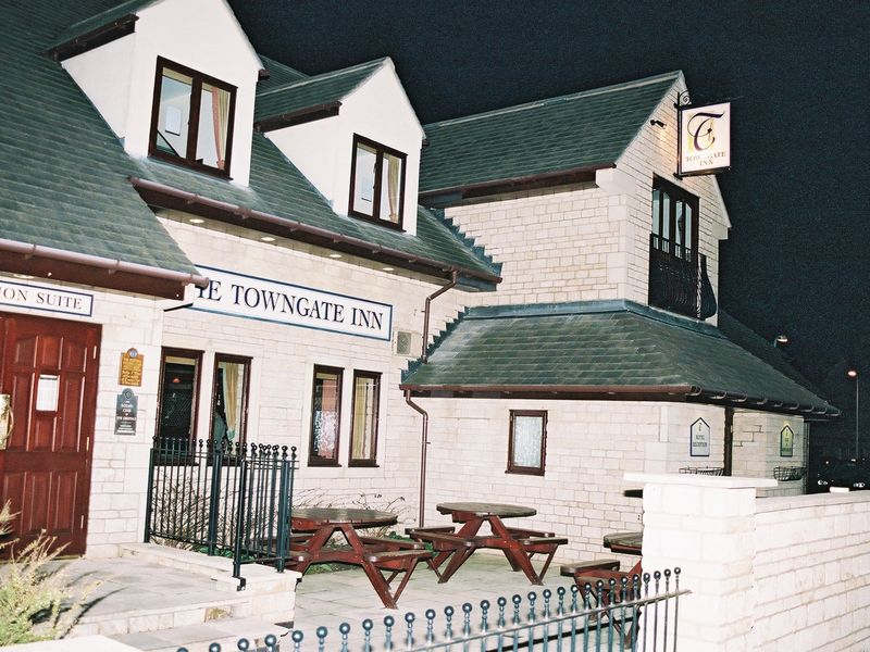 Towngate Inn, Market Deeping, 2004. (Pub). Published on 15-07-2012