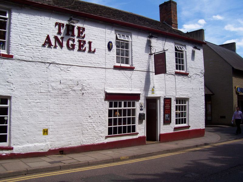 Angel, Oundle, 2009. (Pub). Published on 15-07-2012