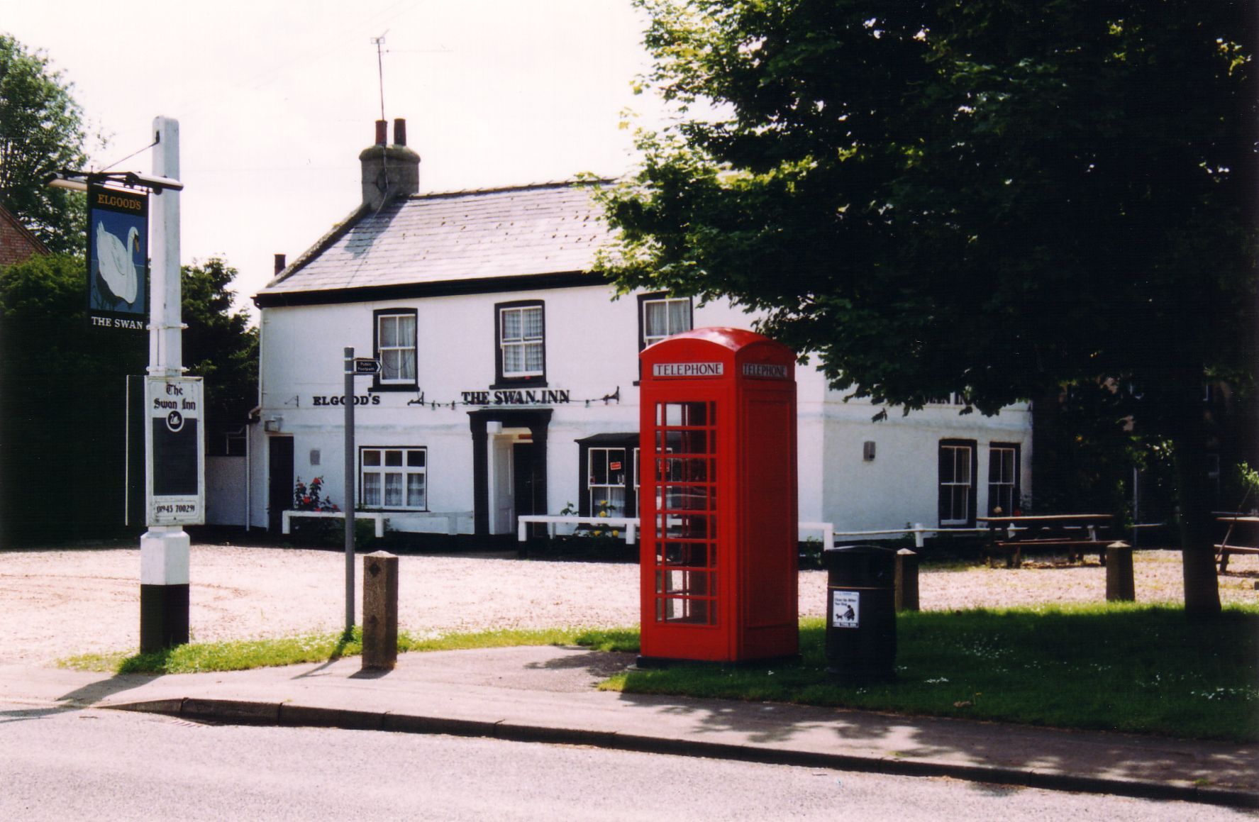 Swan Inn, Parson Drove, 2000. (Pub). Published on 15-07-2012