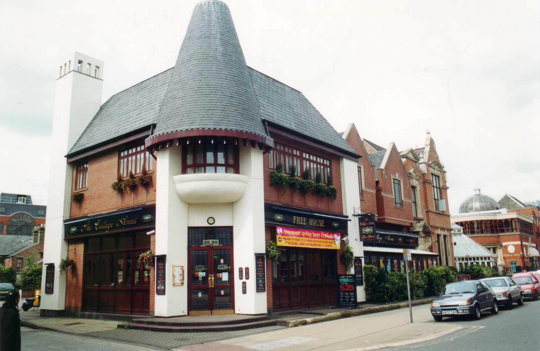 College Arms, Peterborough, 2000. (Pub, Key). Published on 15-07-2012