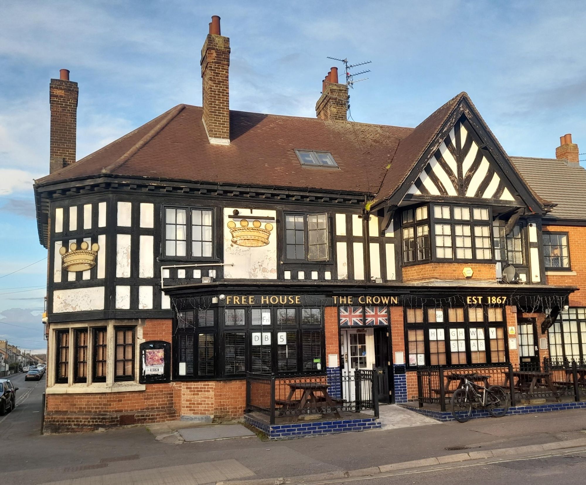 Crown, Lincoln Rd 2024 - Photo: Steve Bersey. (Pub, External, Key). Published on 02-04-2024