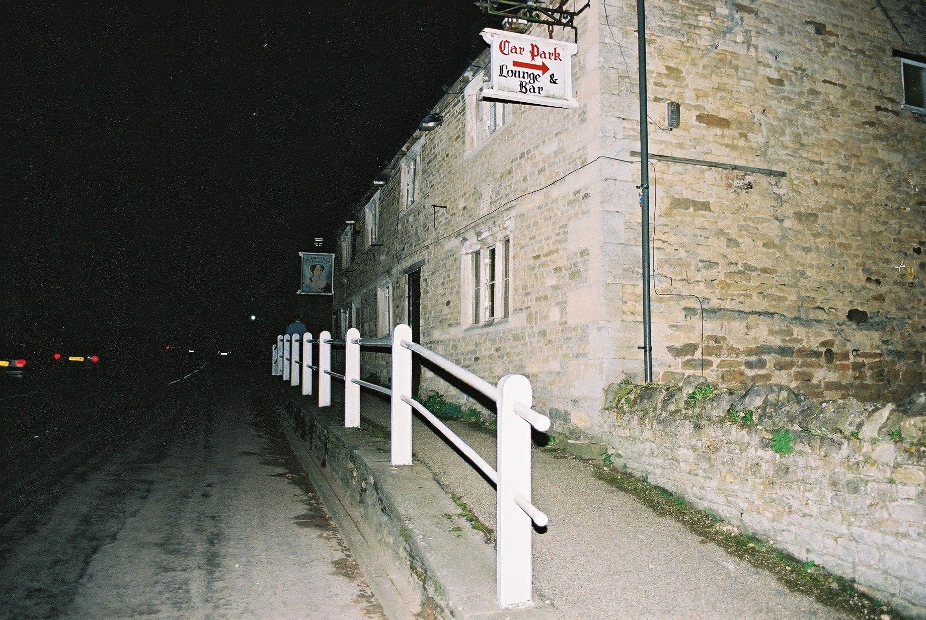 Queens Head, Bulwick, 2004. (Pub, Key). Published on 15-07-2012