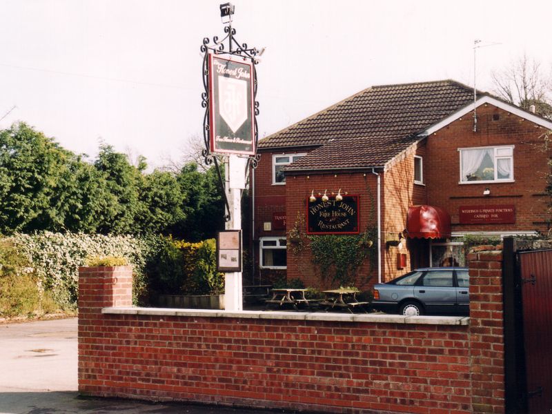 Honest John, Chatteris, 2000. (Pub). Published on 15-07-2012