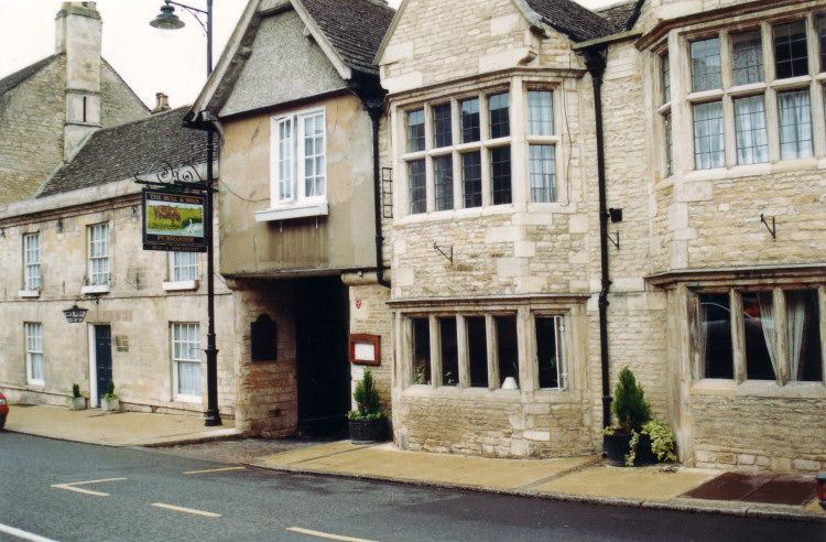 Bull and Swan - Stamford - 2000. (Pub, External). Published on 02-10-2013