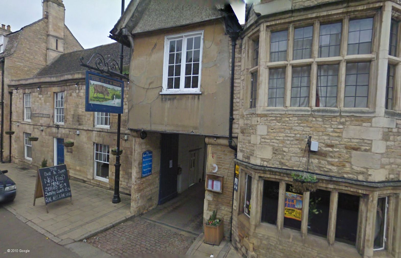 Bull and Swan - Stamford. (Pub, External). Published on 02-10-2013