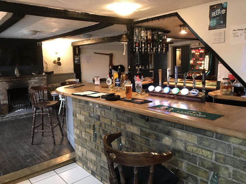 (Pub, Bar, Key). Published on 07-02-2018