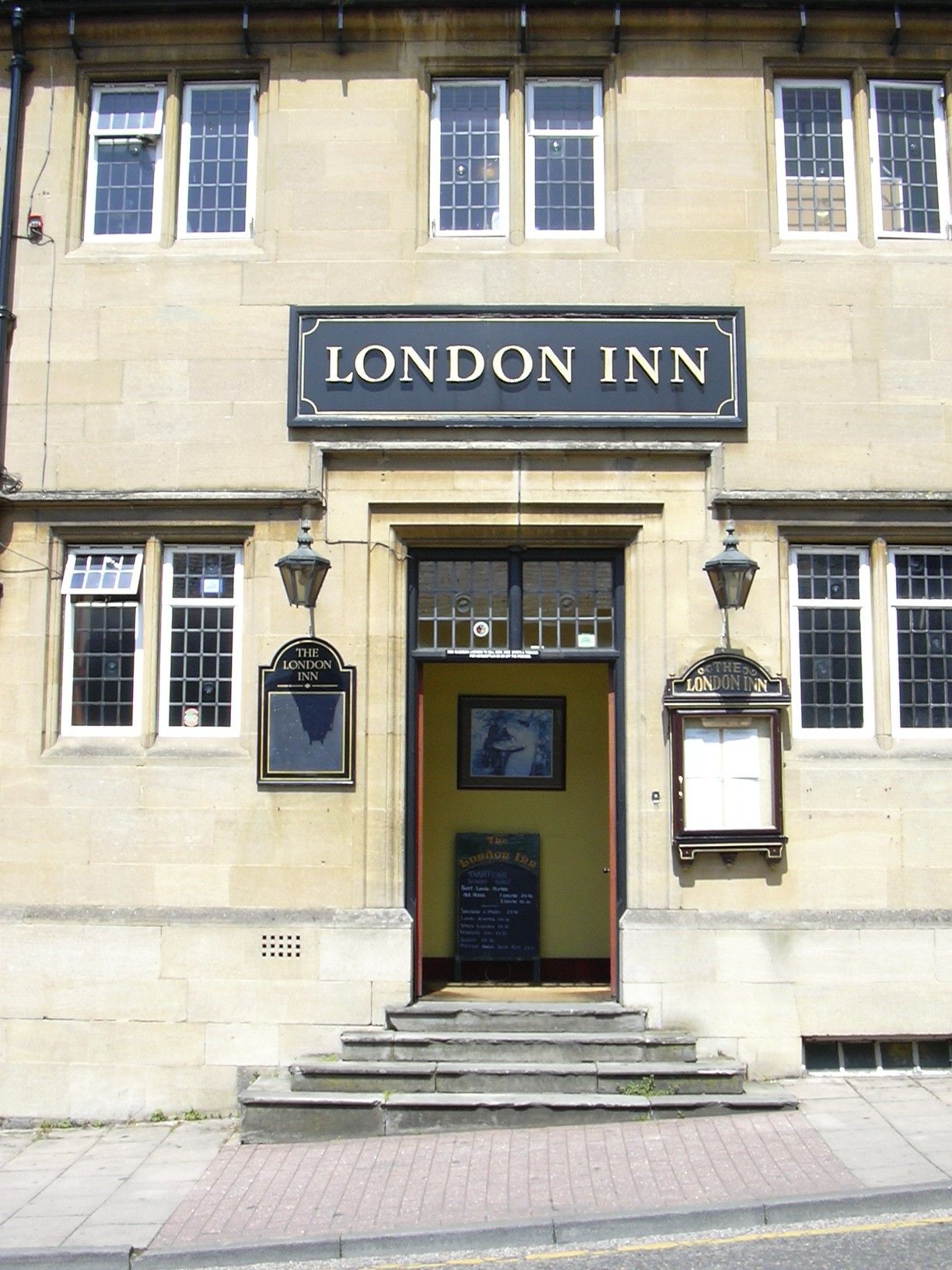 London Inn, Stamford, 2003. (Pub). Published on 15-07-2012