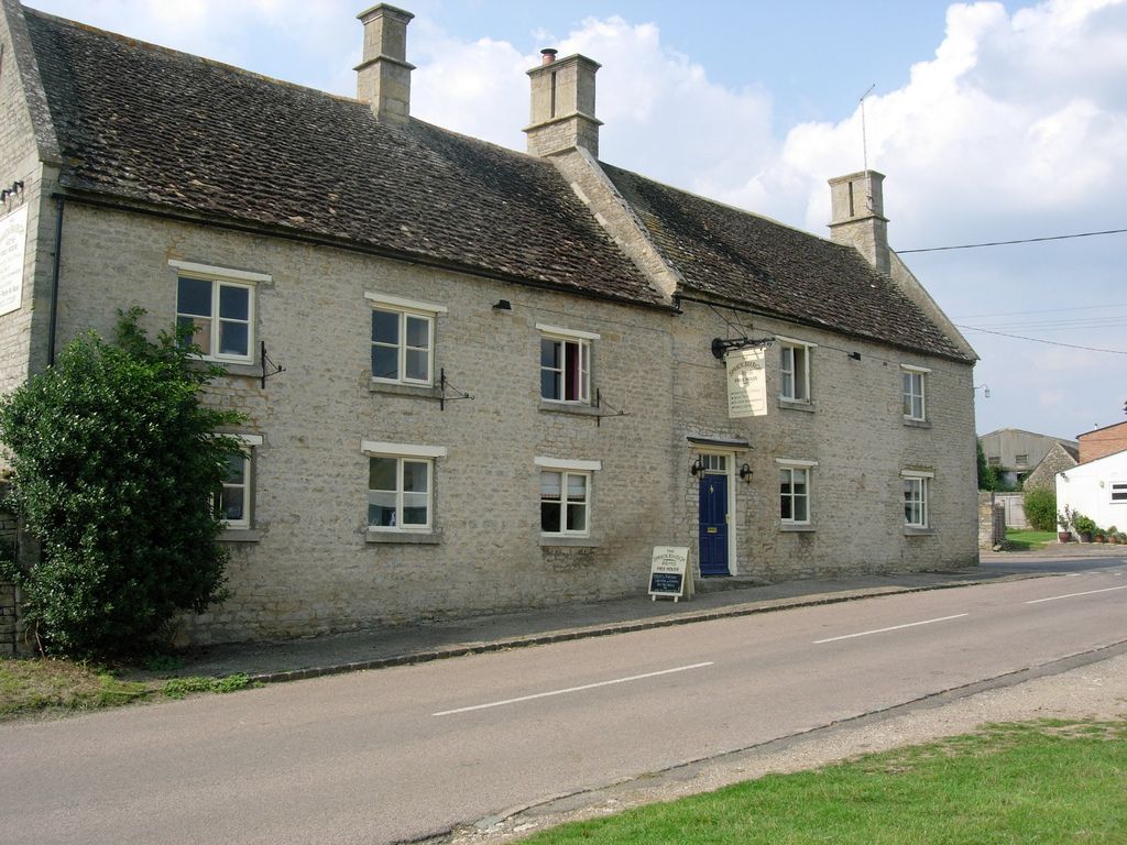 Shuckburgh Arms, Stoke Doyle, 2009. (Pub). Published on 15-07-2012