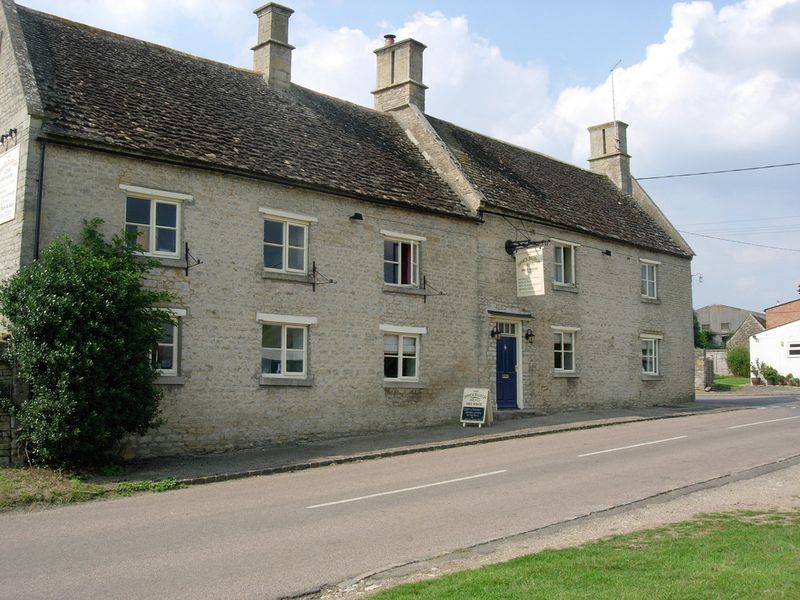 Shuckburgh Arms, Stoke Doyle, 2009. (Pub). Published on 15-07-2012