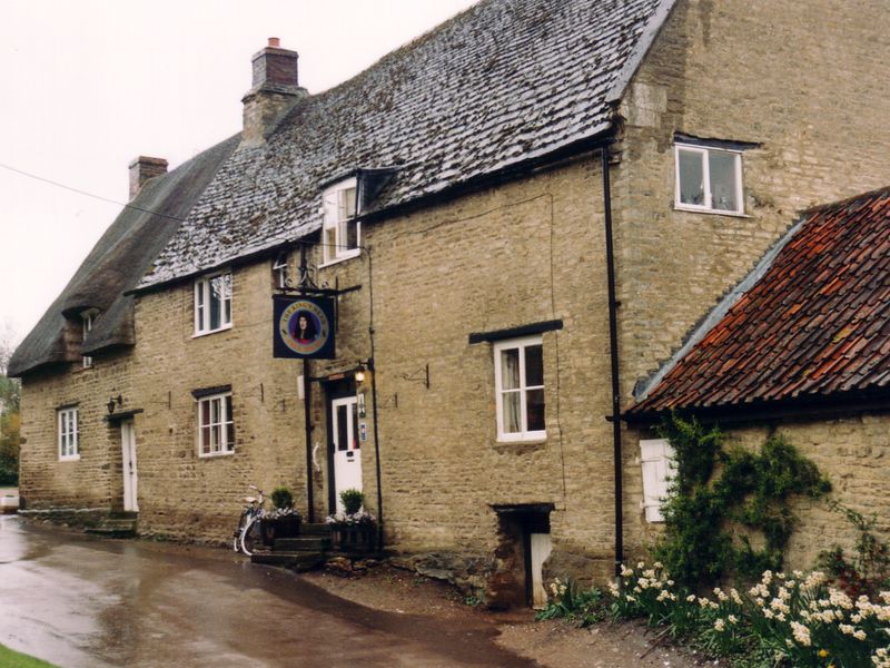 Kings Head, Wadenhoe, 2000. (Pub). Published on 15-07-2012