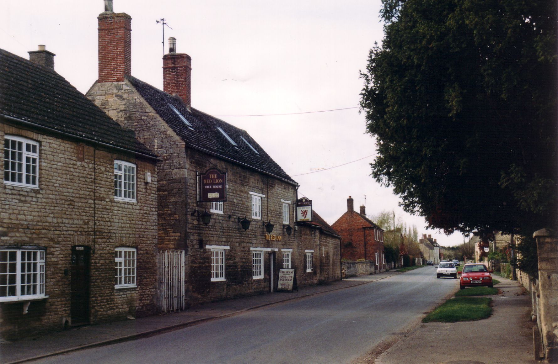 Red Lion, West Deeping, 2000. (Pub). Published on 15-07-2012