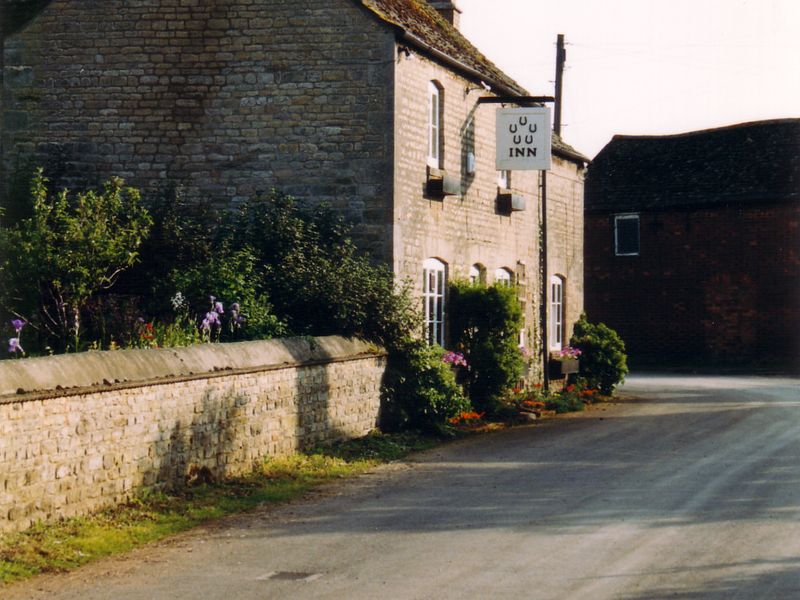 Five Horseshoes, Barholm, 2000. (Pub). Published on 15-07-2012