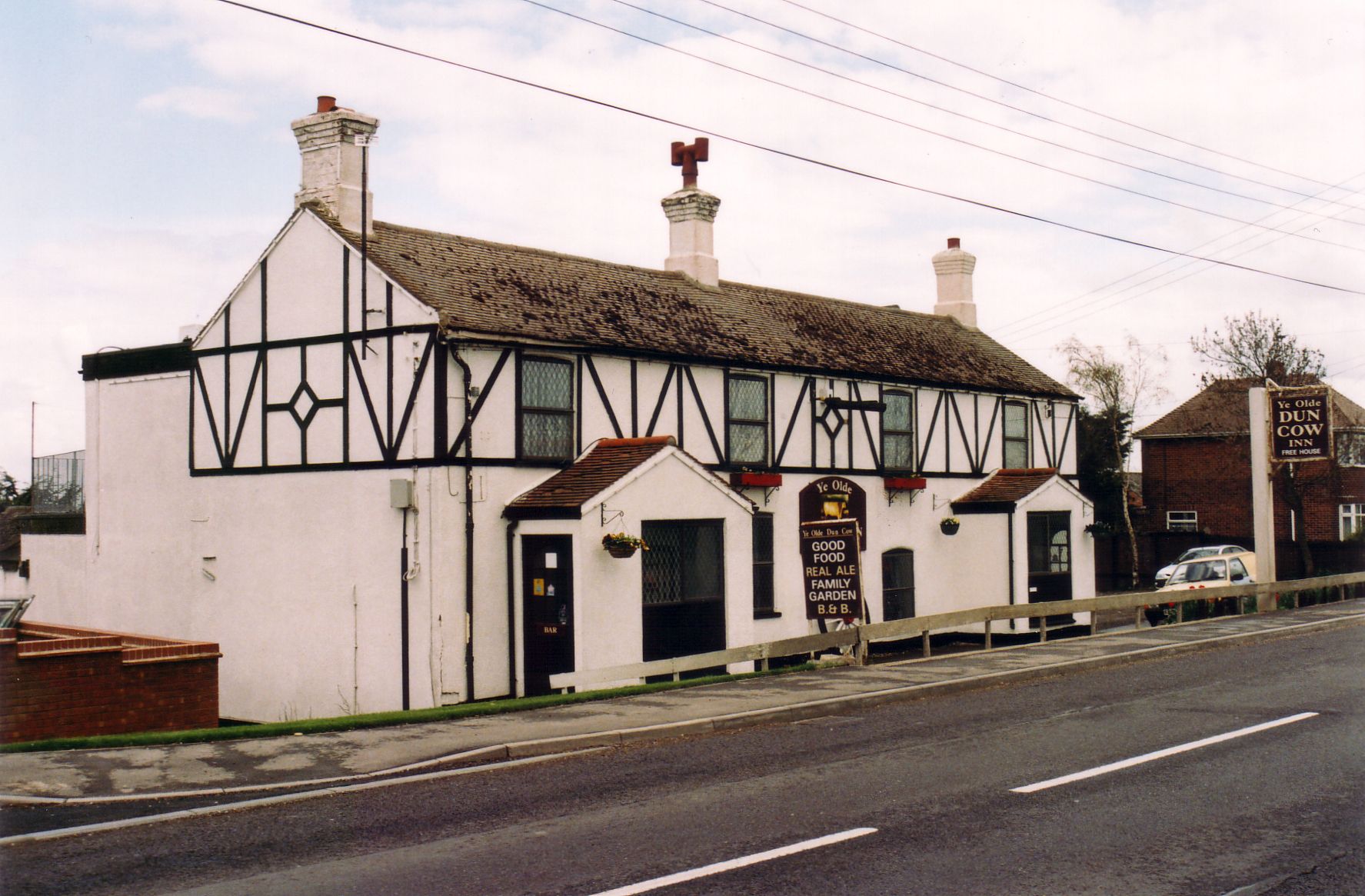 Olde Dun Cow, Cowbit, 2000. (Pub). Published on 15-07-2012