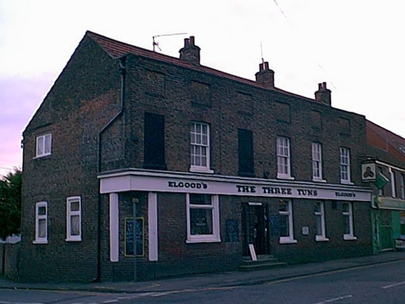 Three Tuns, Wisbech, 1999. (Pub). Published on 15-07-2012 