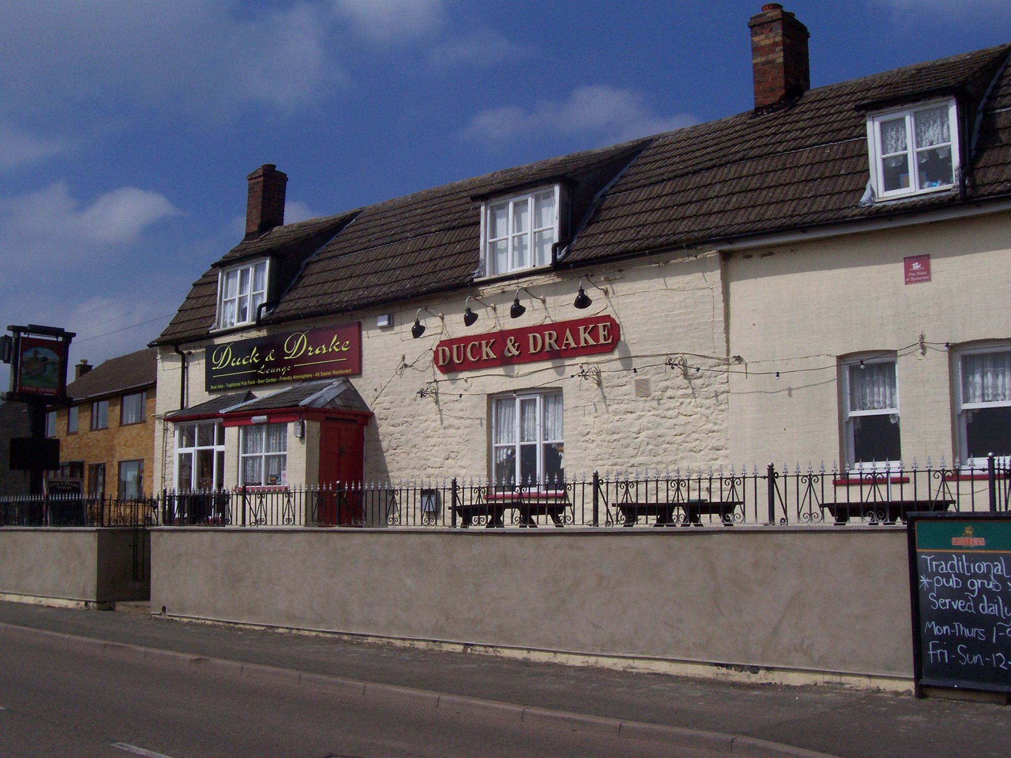 Duck & Drake, Yaxley, 2010. (Pub). Published on 15-07-2012