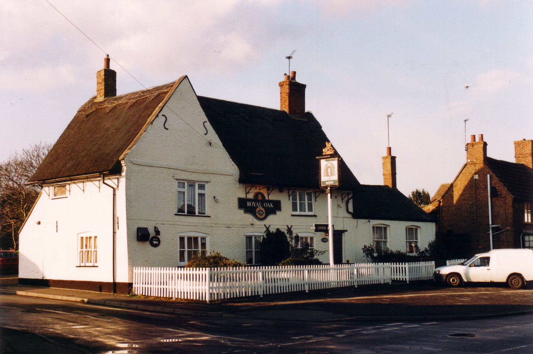 Royal Oak, Yaxley, 2000. (Pub). Published on 15-07-2012