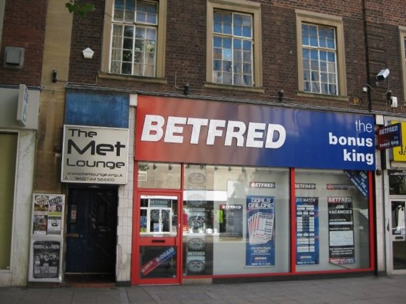Met Lounge, Peterborough, 2009. (Pub). Published on 15-07-2012