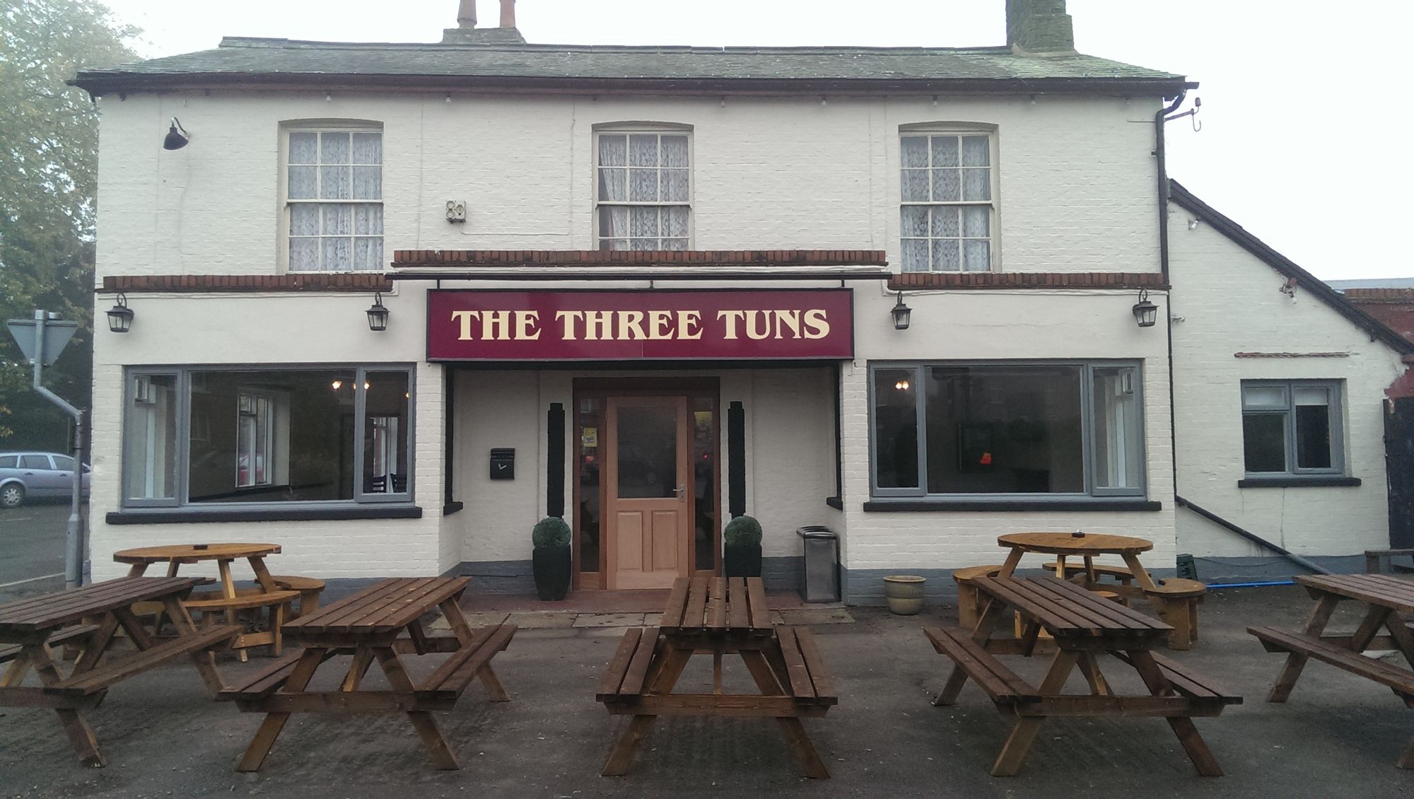 Three Tuns, Doddington, 2014. (Pub, External, Key). Published on 15-11-2014