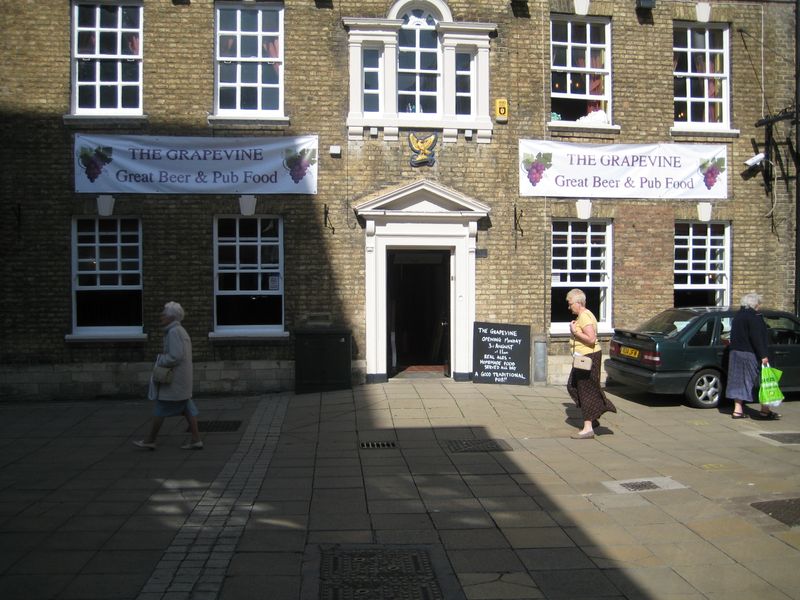 Grapevine, Peterborough, 2009. (Pub). Published on 15-07-2012 